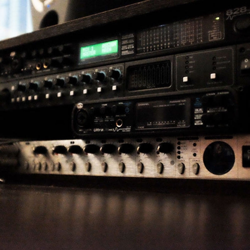 Empresa de Locução Feminina Cidade Ademar - Locução de Rádio Empresa de Locução Feminina Cidade Ademar - Locução de Rádio